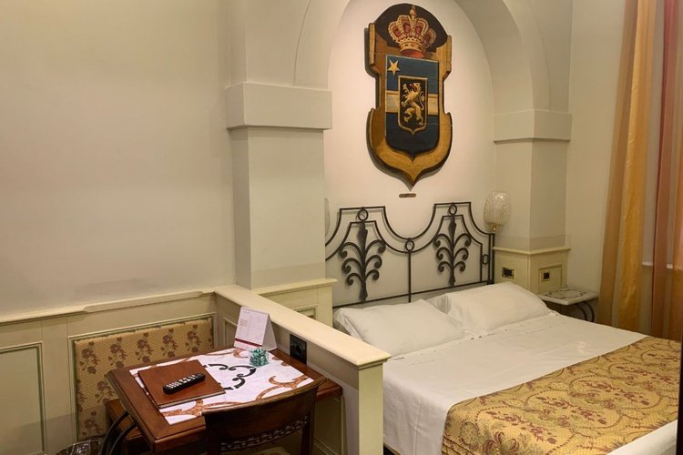 Chambre double classique art hotel commercianti bologne Chambre double classique art hotel commercianti bologne