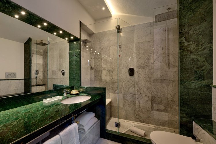 Suites art hotel commercianti bologne Suites art hotel commercianti bologne