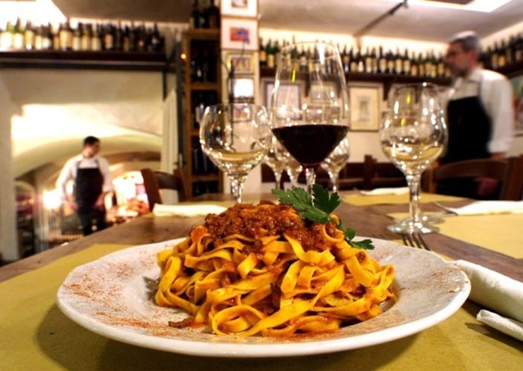 DINER DANS UN RESTAURANT Art Hotel Commercianti Bologne DINER DANS UN RESTAURANT Art Hotel Commercianti Bologne