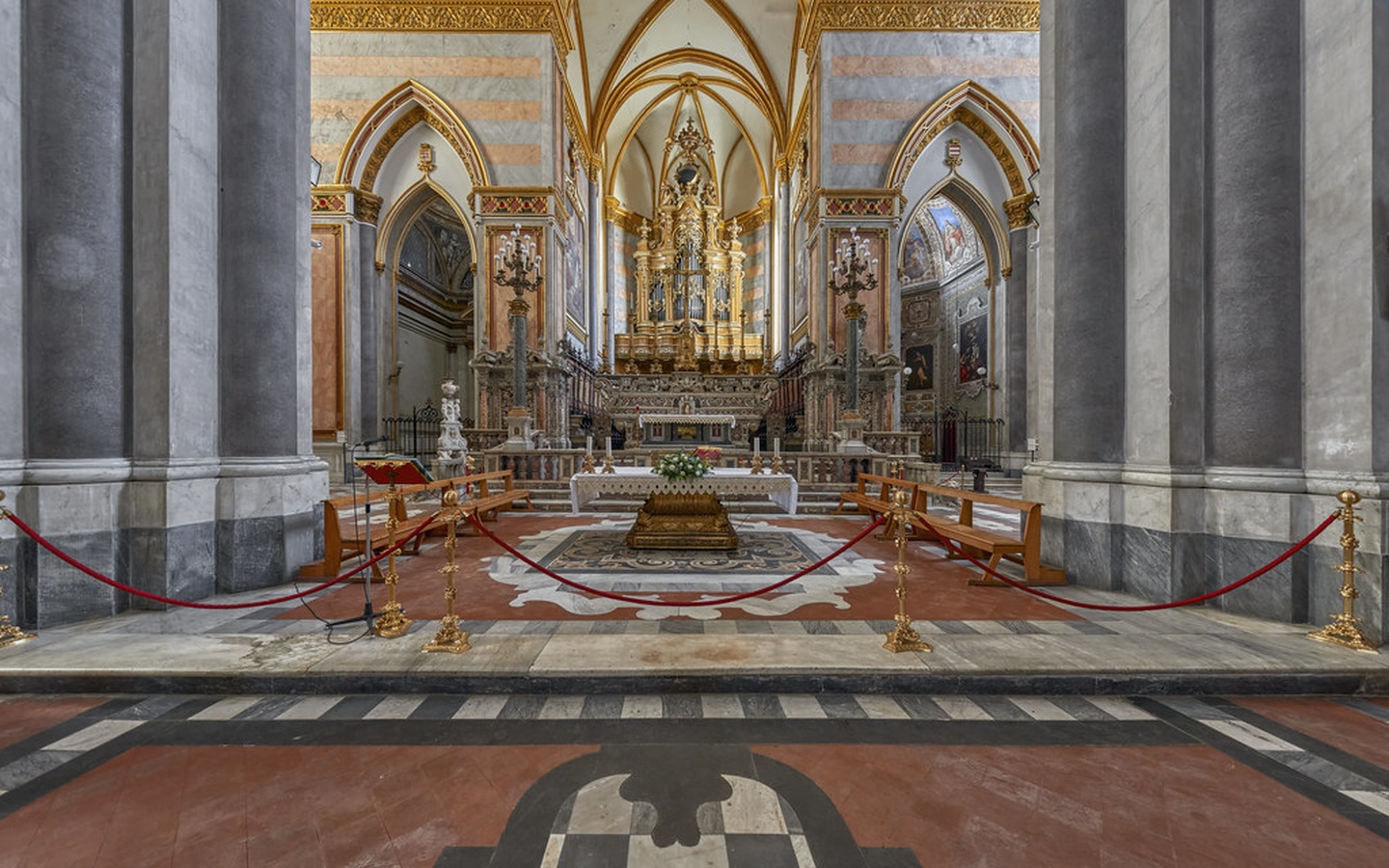 Basilica di san domenico  Art Hôtel Commercianti Bologne
