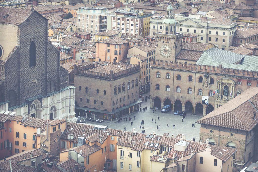 THE ORIGIN OF THE BOLOGNESE PORCHES  Art Hôtel Commercianti Bologne THE ORIGIN OF THE BOLOGNESE PORCHES  Art Hôtel Commercianti Bologne