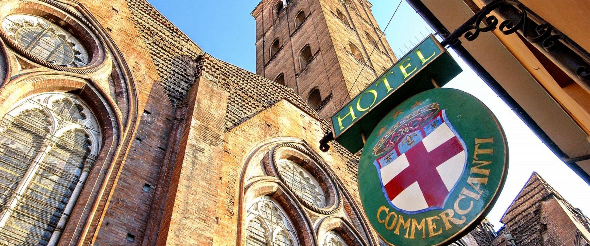 THE BASILICA OF SAINT PETRONIUS AND BOLOGNA’S PATRON SAINT  Art Hôtel Commercianti Bologne THE BASILICA OF SAINT PETRONIUS AND BOLOGNA’S PATRON SAINT  Art Hôtel Commercianti Bologne