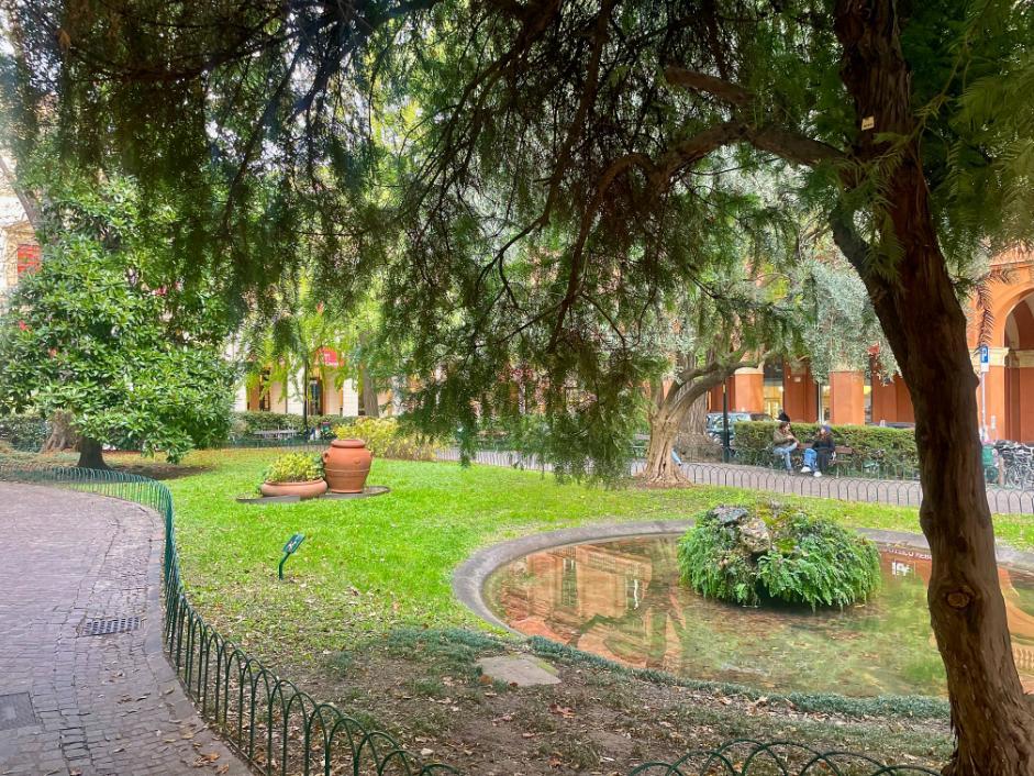 GREEN OASIS IN THE SOUL OF BOLOGNA  Art Hôtel Commercianti Bologne GREEN OASIS IN THE SOUL OF BOLOGNA  Art Hôtel Commercianti Bologne